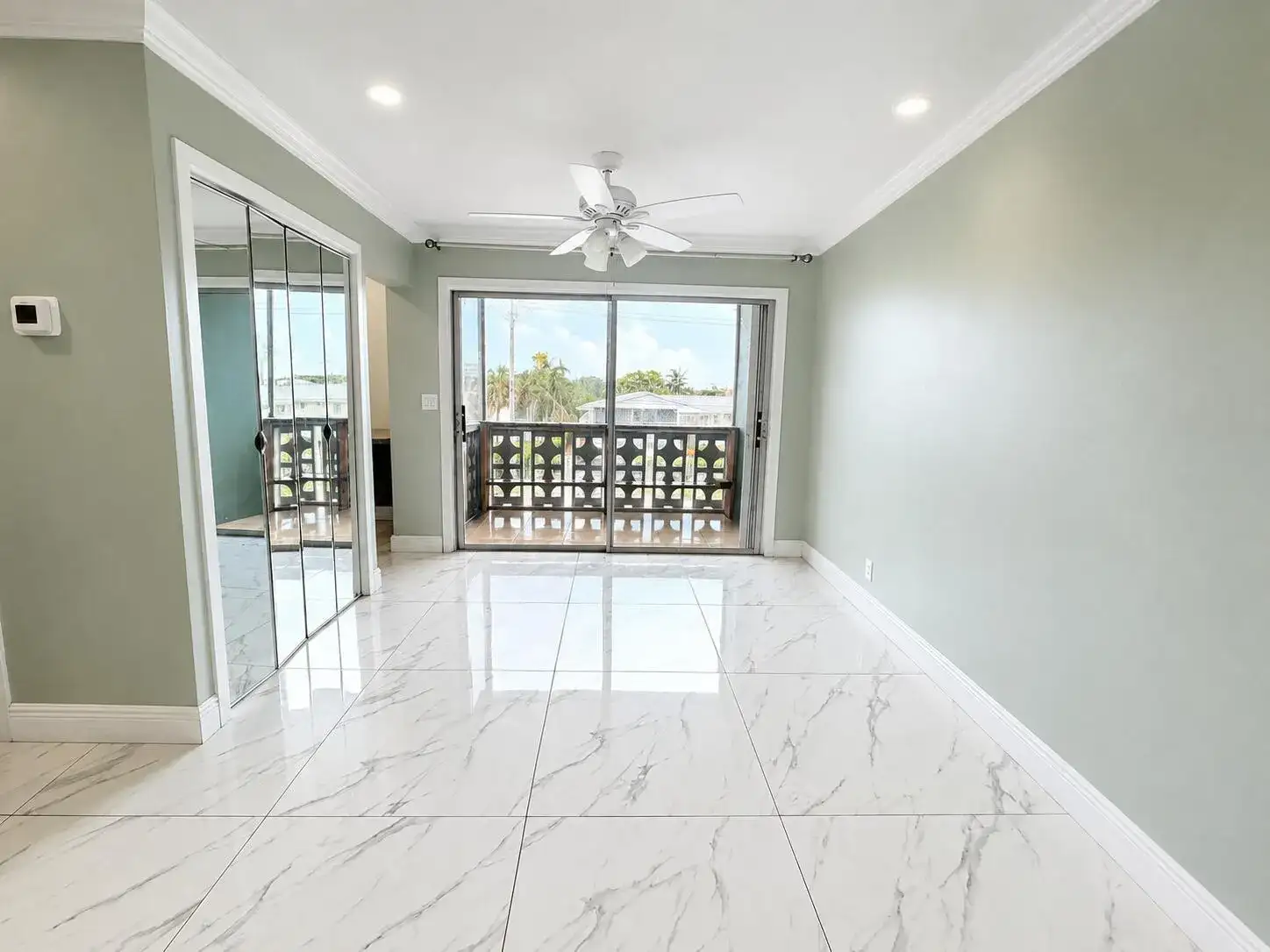 941 CRYSTAL LAKE Drive # 309, Deerfield Beach FL 33064 photo 2