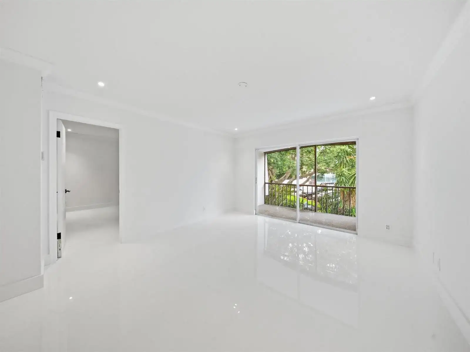 3125 Oakland Shores Drive # B203, Oakland Park FL 33309 photo 4