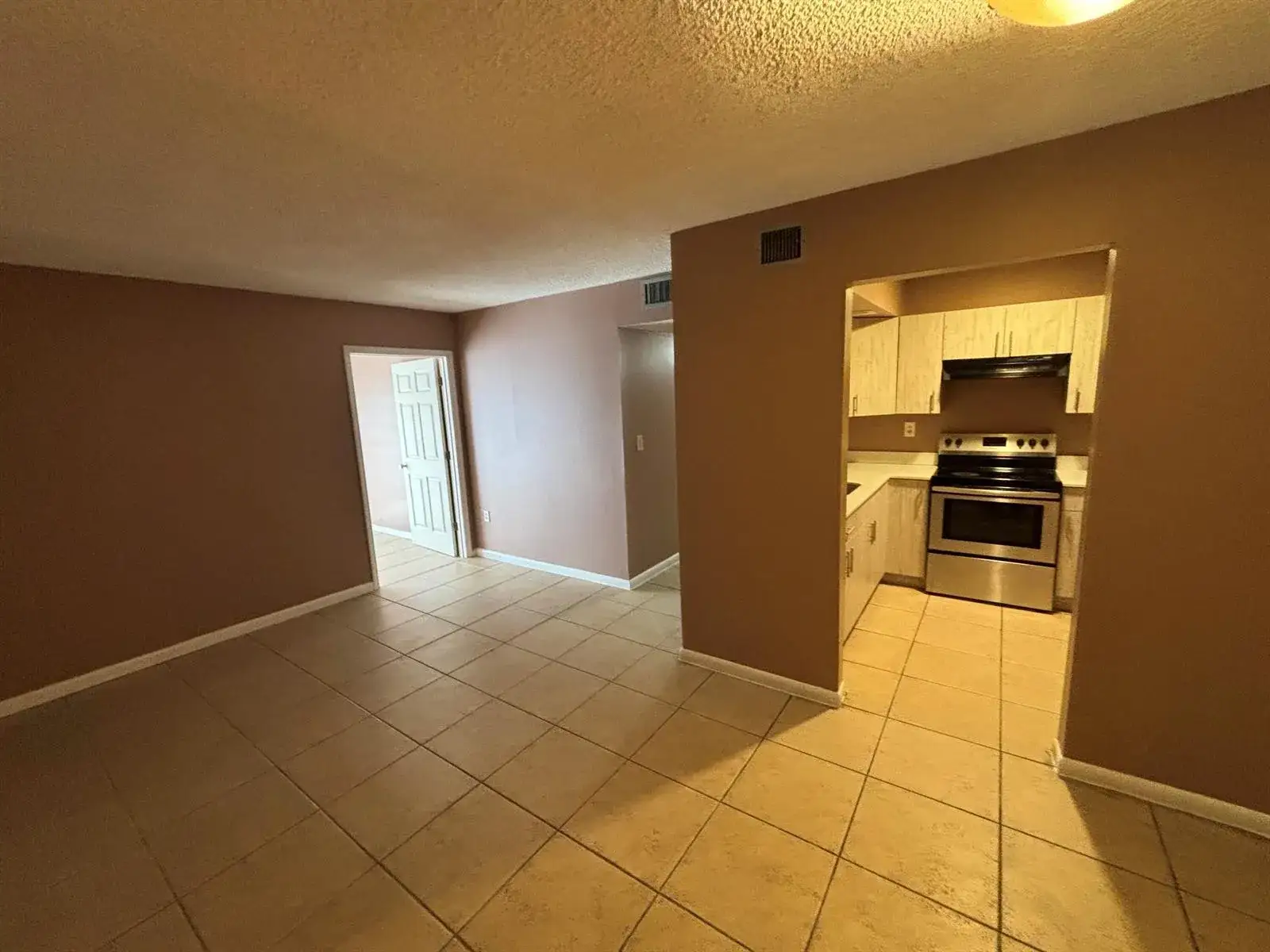 3710 NW 21st Street # 413, Lauderdale Lakes FL 33311