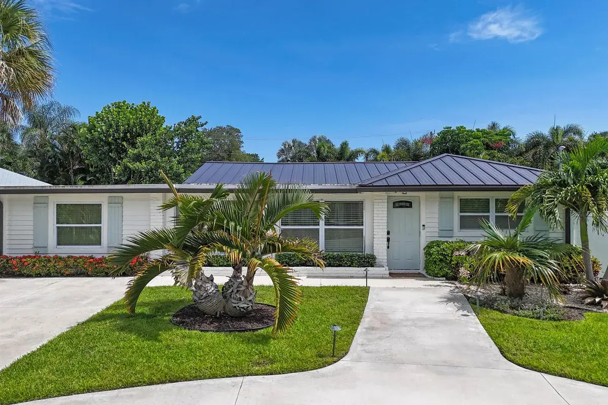 2427 COUNTRY OAKS Lane, Palm Beach Gardens FL 33410