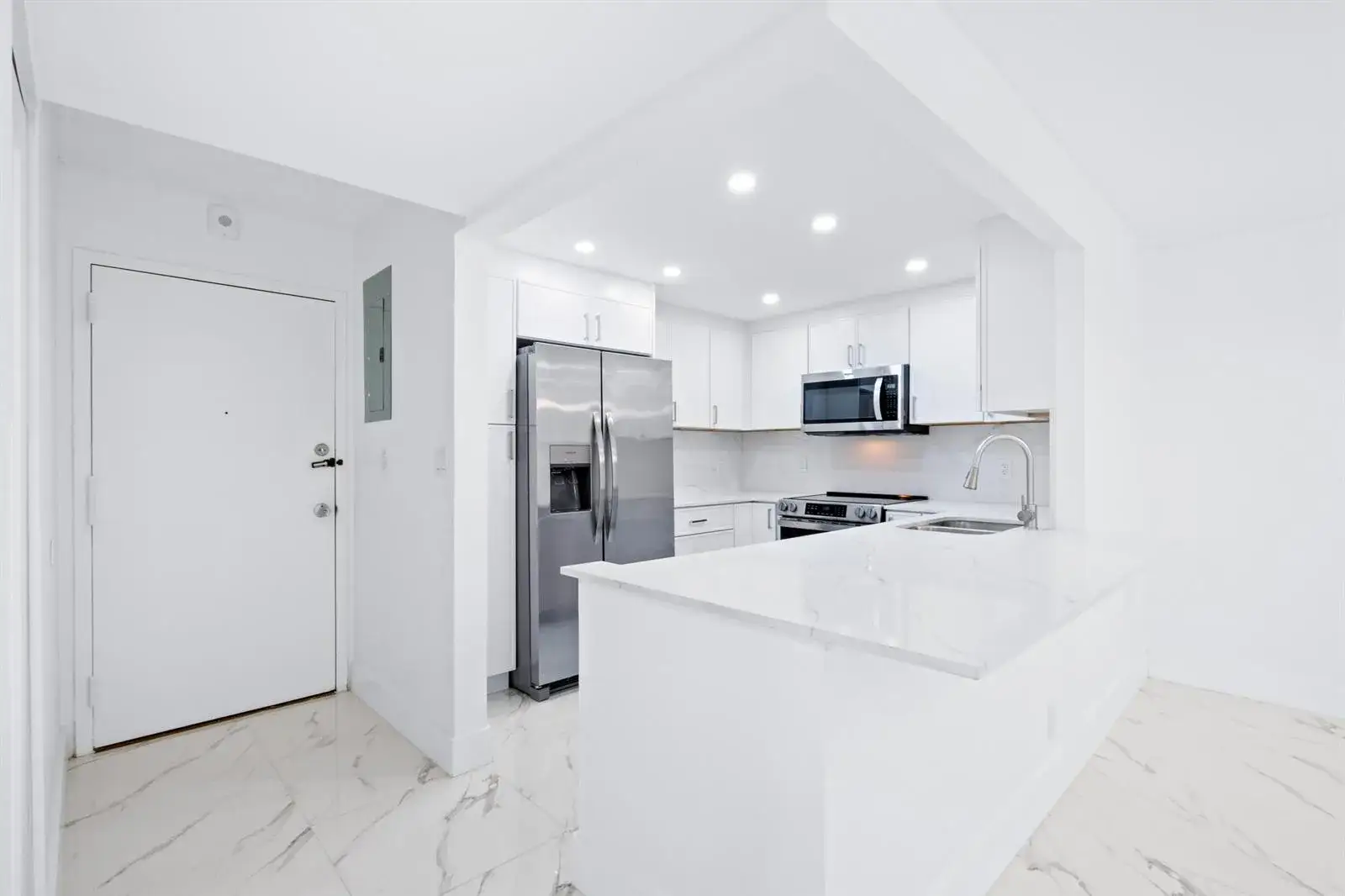 501 E DANIA BEACH Boulevard # 3F, Dania Beach FL 33004