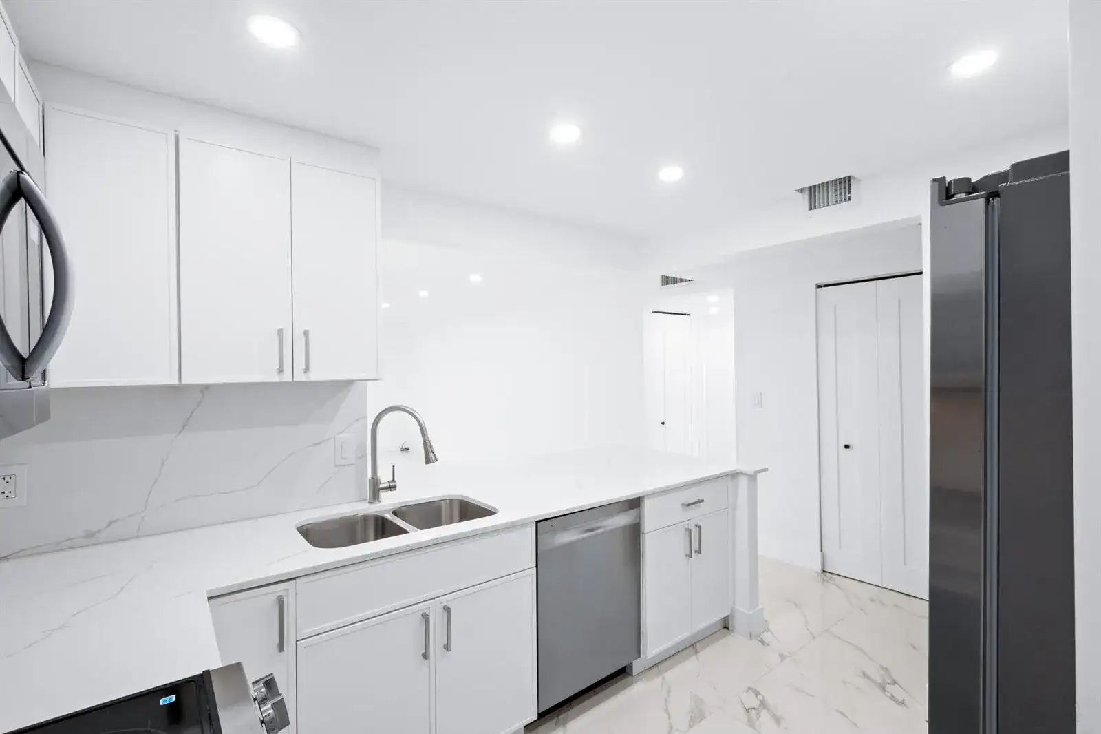 501 E DANIA BEACH Boulevard # 3F, Dania Beach FL 33004 photo 4