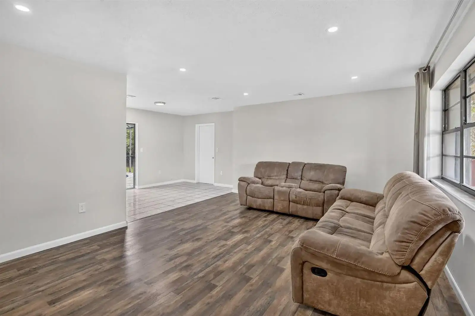 8968 SW 52nd Place, Cooper City FL 33328 photo 3