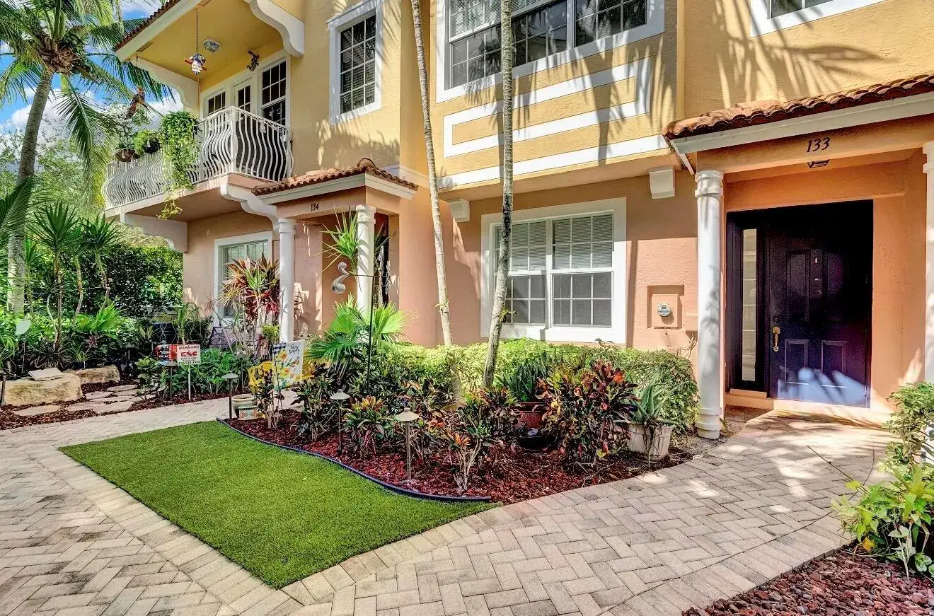 133 Harbors Way, Boynton Beach FL 33435