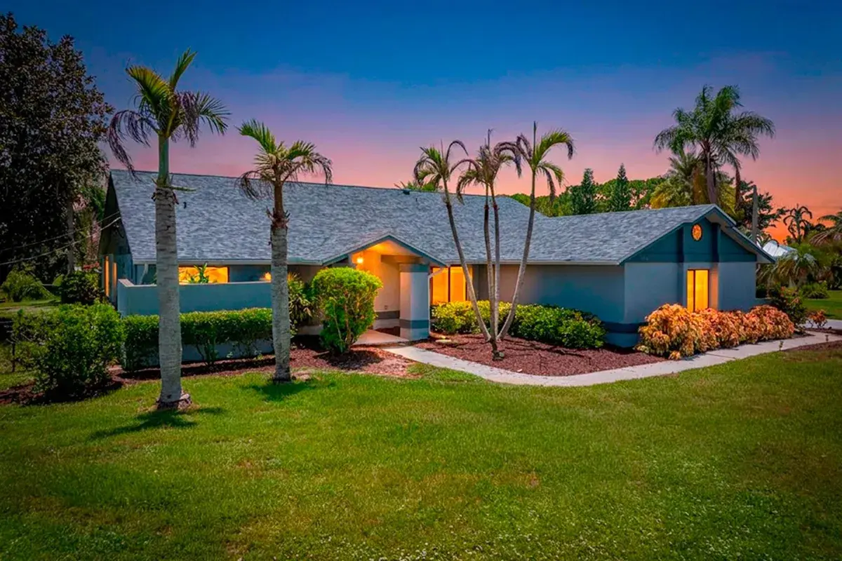 2092 SE PYRAMID Road, Port St. Lucie FL 34952