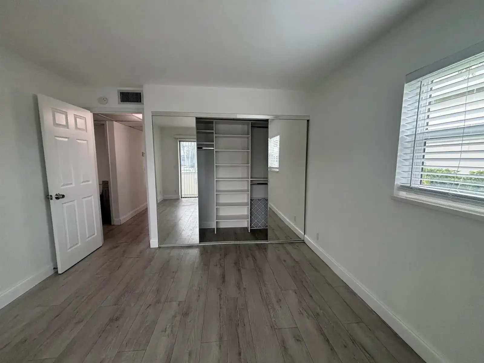 212 Monaco E, Delray Beach FL 33446 photo 4