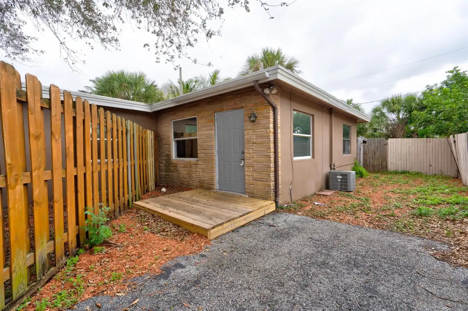 311 De Carie Street # 313, Delray Beach FL 33444