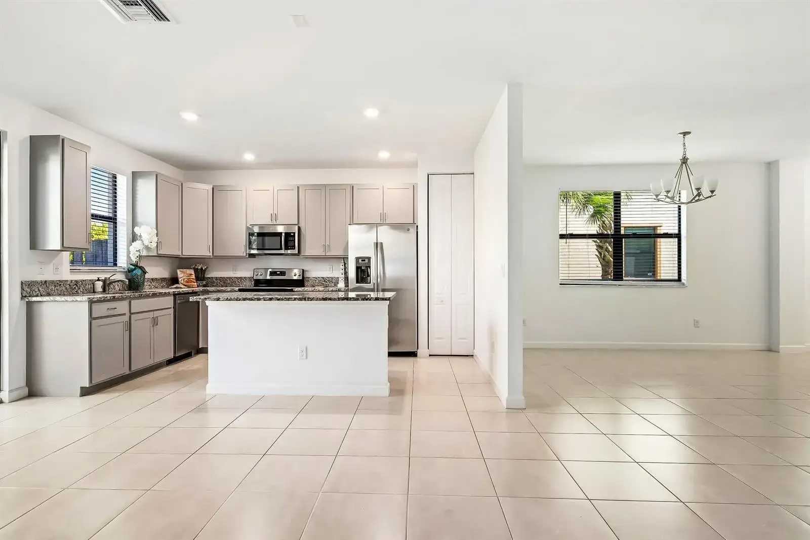 5323 SANTA MARIA Avenue, Boynton Beach FL 33436 photo 3