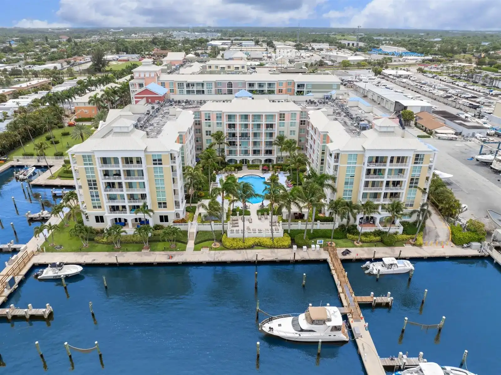 806 E Windward Way # 213, Lantana FL 33462