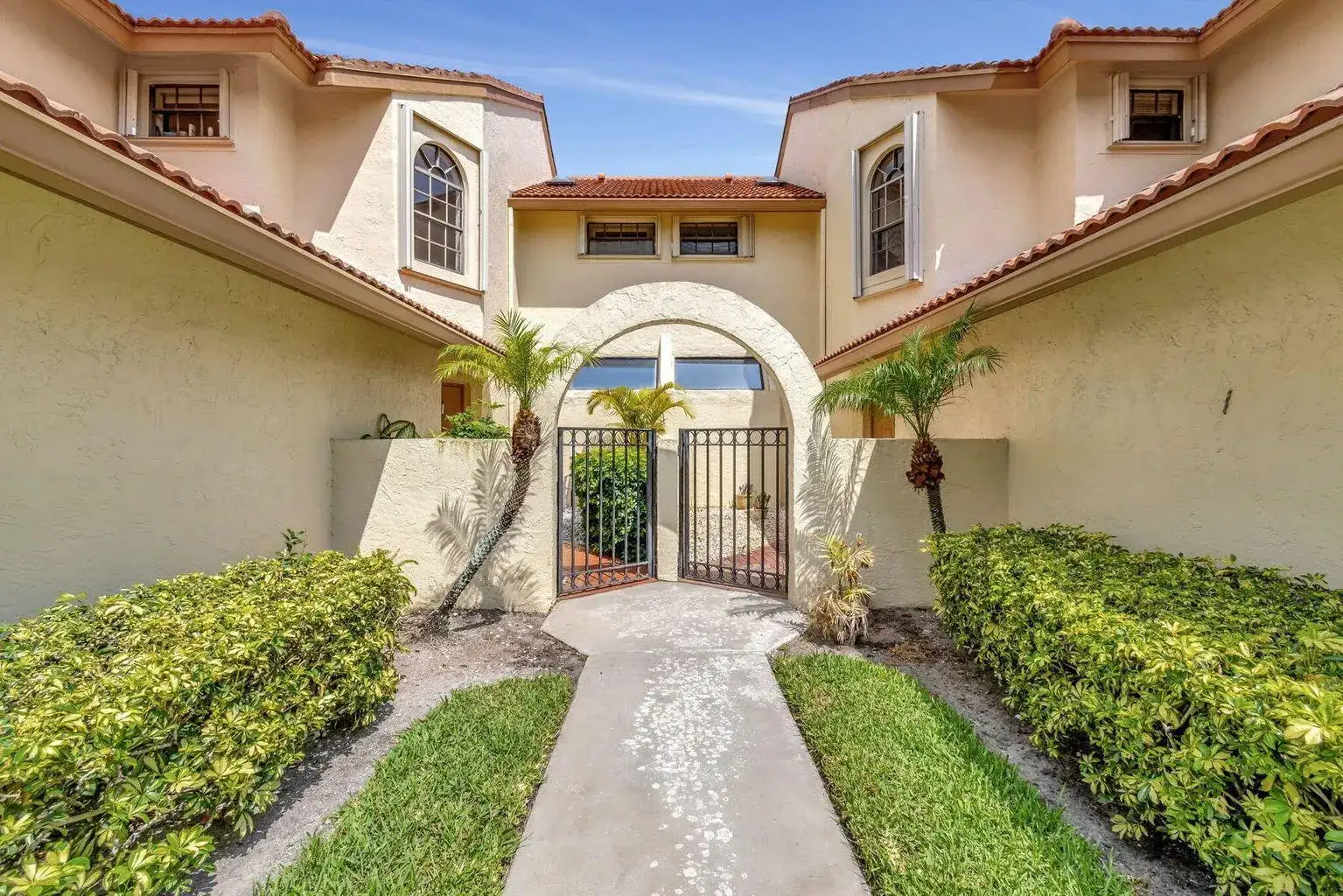 8320 WATERLINE Drive # 201, Boynton Beach FL 33472 photo 2