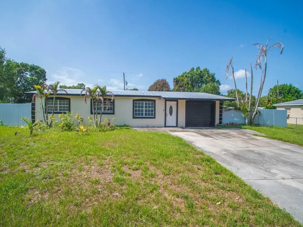 355 JOHNSTON Street, Fort Pierce FL 34982 photo 3