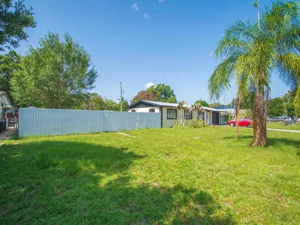 355 JOHNSTON Street, Fort Pierce FL 34982 photo 4
