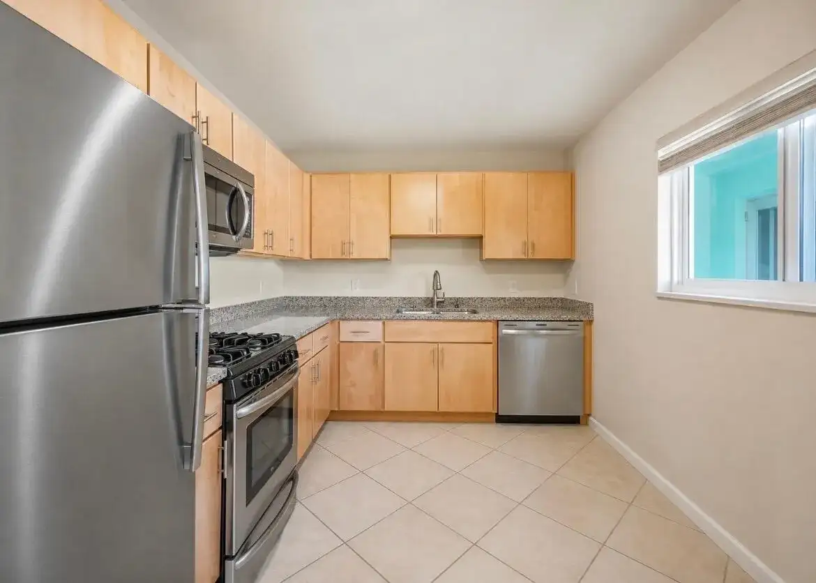 421 S LAKESIDE Drive # 7, FL 33460 photo 2
