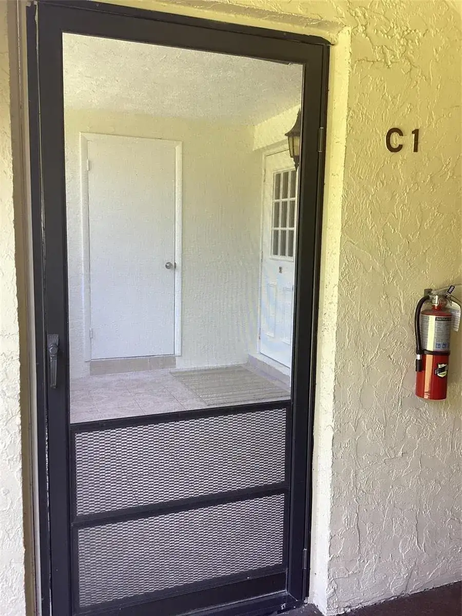 5927 LA PINATA Boulevard # 1, FL 33463 photo 2