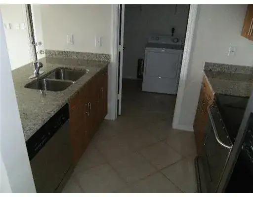 6529 EMERALD DUNES Drive # 302, West Palm Beach FL 33411 photo 4