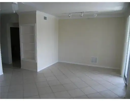 6529 EMERALD DUNES Drive # 302, West Palm Beach FL 33411 photo 5