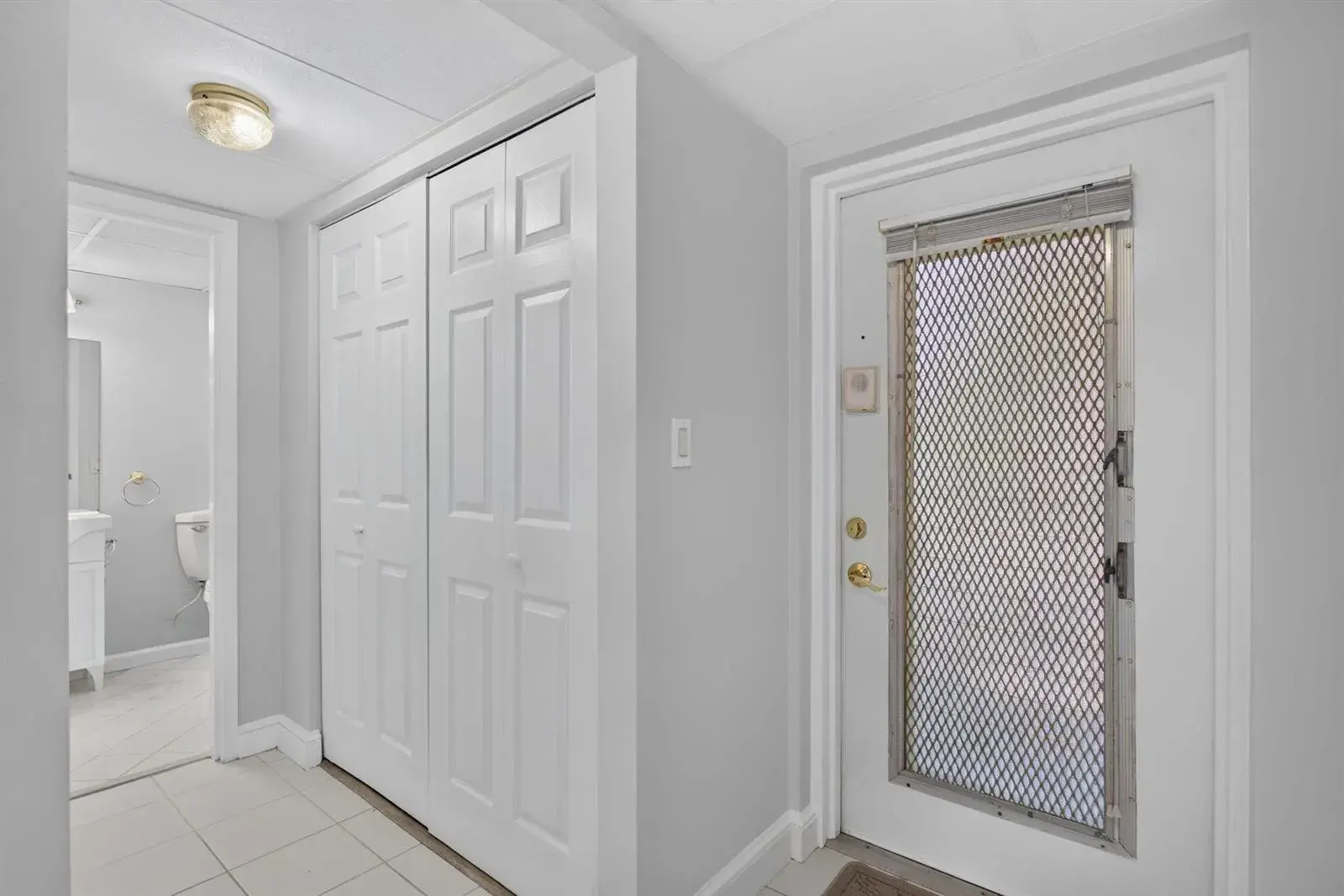 1030 Country Club Drive # 205, Margate FL 33063
