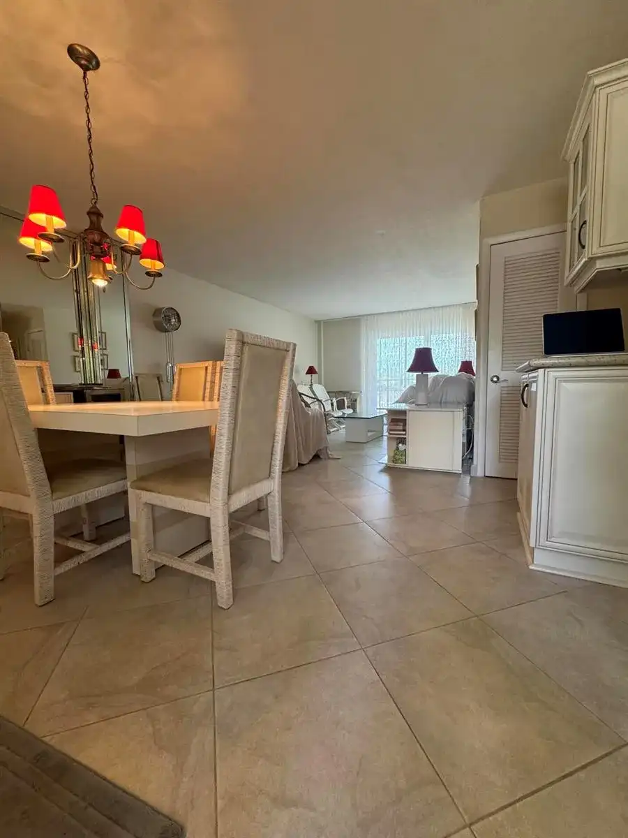 220 Kings Point Drive # 210, Sunny Isles Beach FL 33160