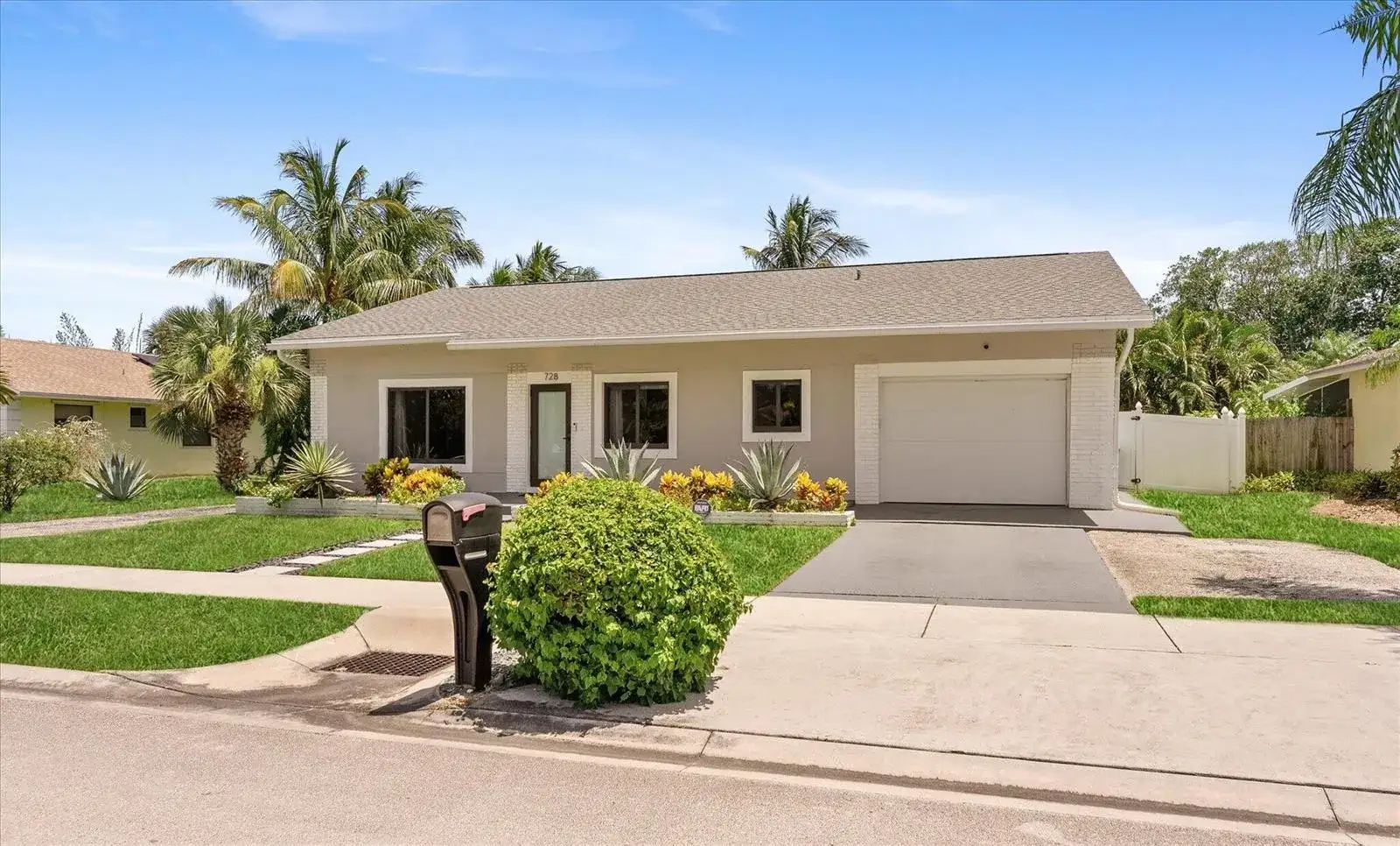 728 NE 9TH Avenue, Boynton Beach FL 33435 photo 2