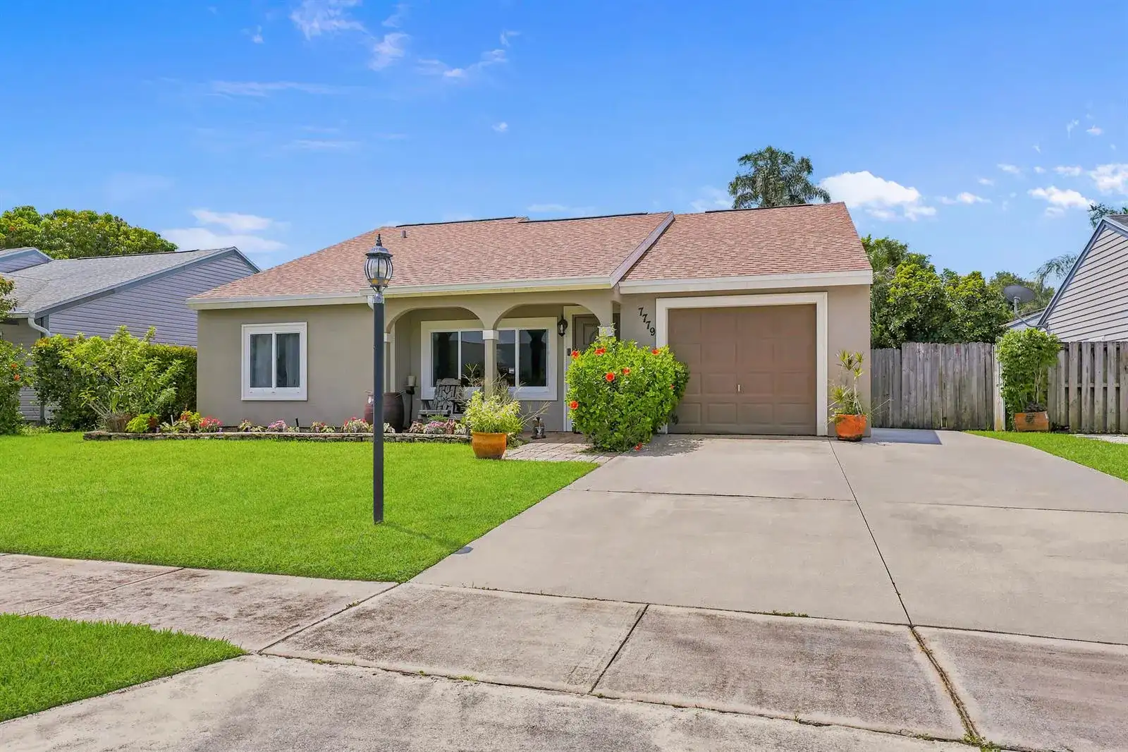 7779 Blairwood Circle N, Lake Worth FL 33467 photo 2