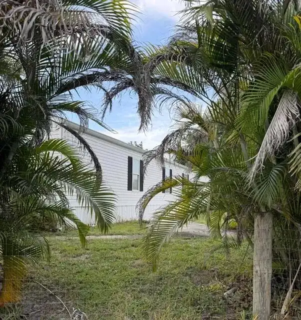 8423 SE Sandy Lane, Hobe Sound FL 33455