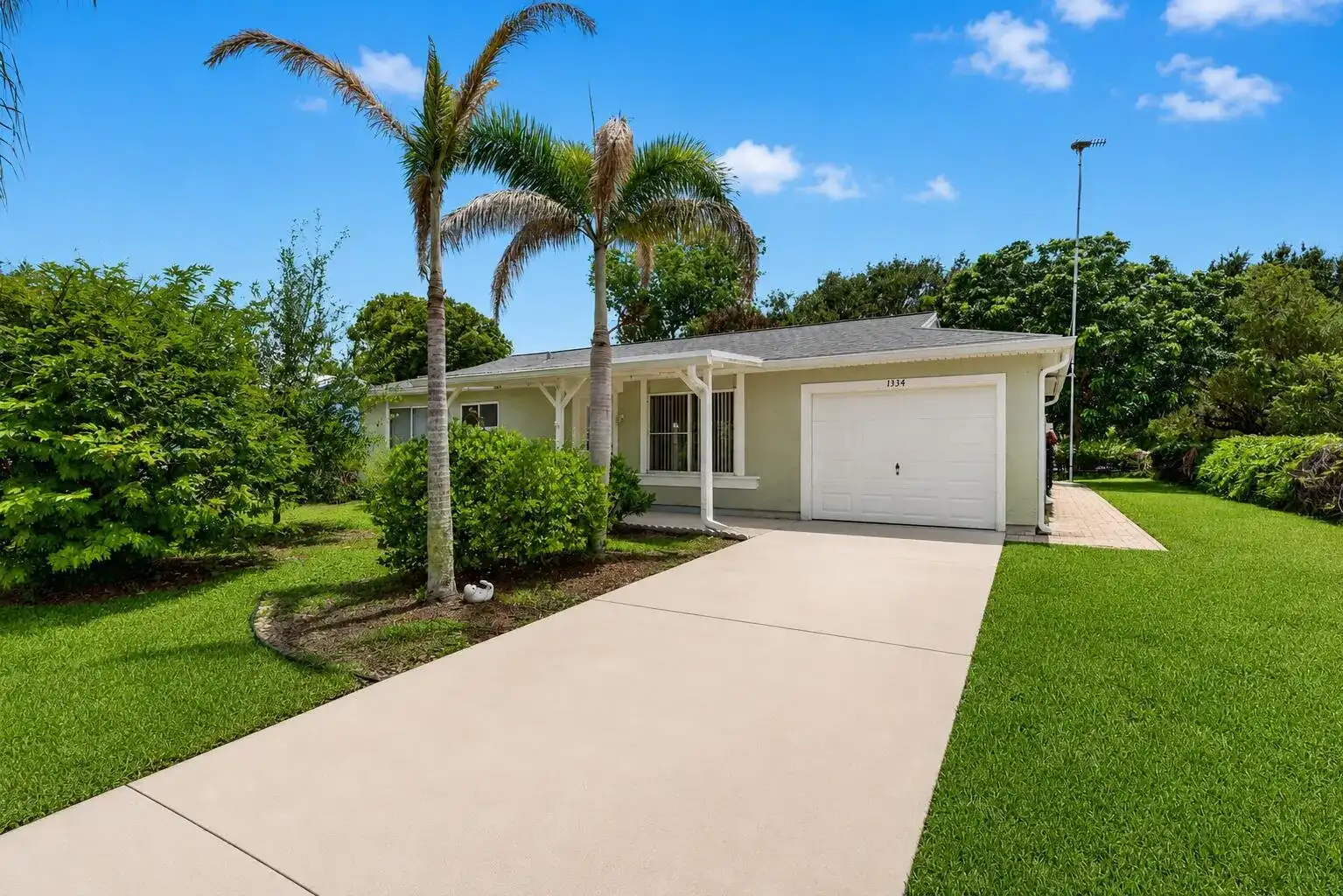 1334 SE Vestridge Lane, Port St. Lucie FL 34952