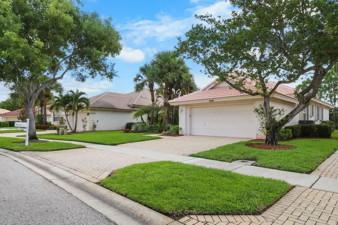 9110 Bay Harbour Circle, West Palm Beach FL 33411 photo 2