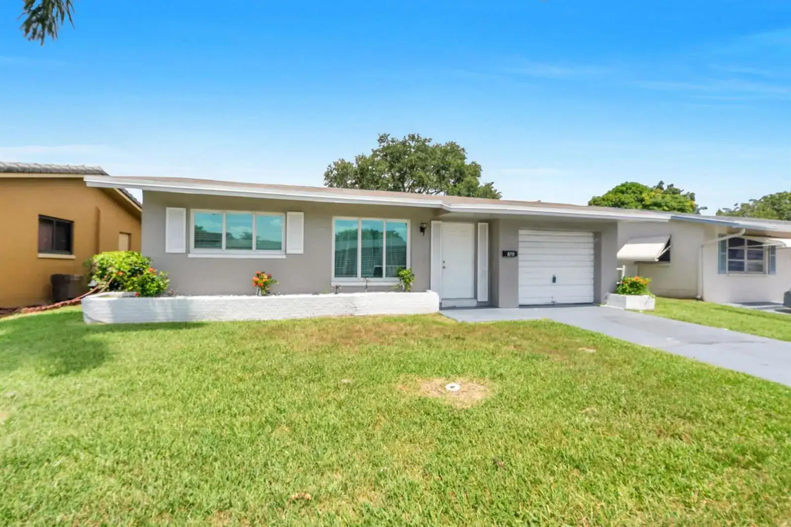 5711 NW 65TH Way, Tamarac FL 33321 photo 2
