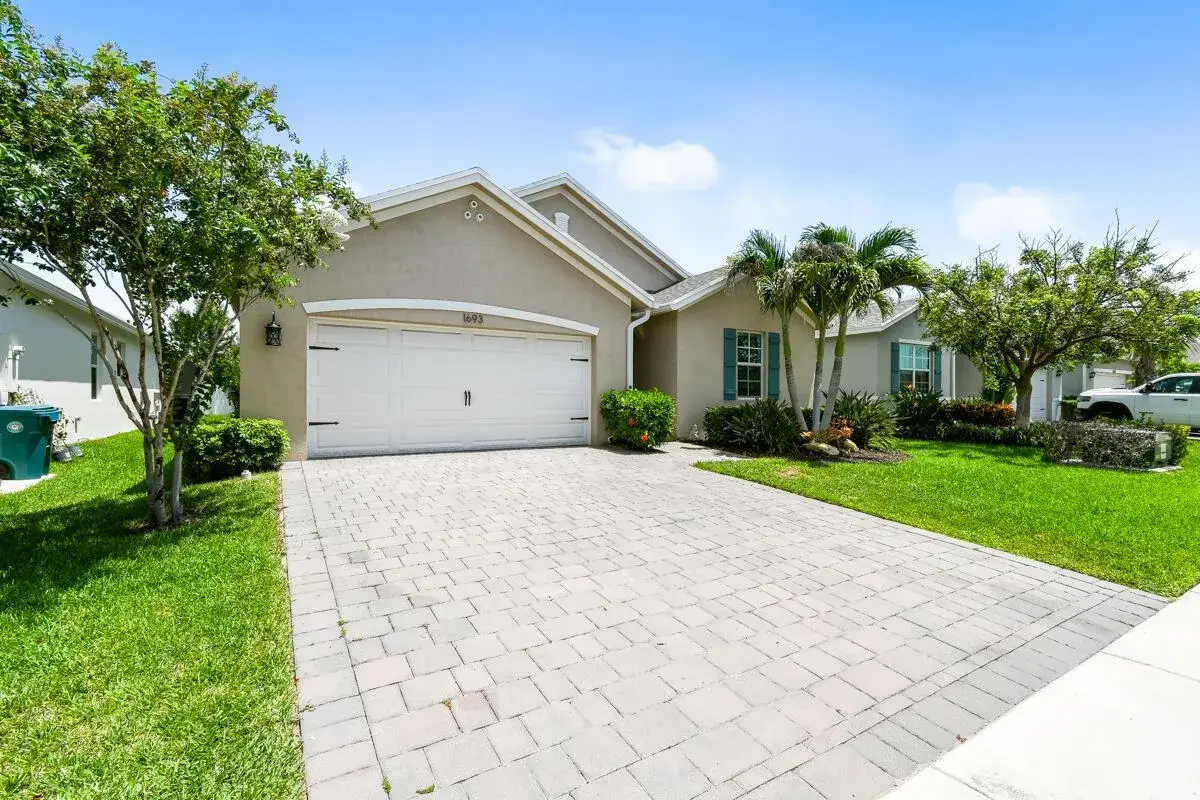 1693 NE White Pine Terrace, Jensen Beach FL 34957