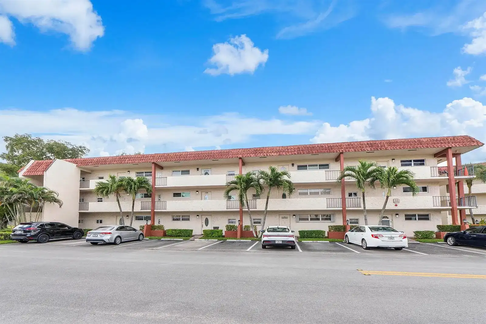 8990 S Hollybrook Boulevard # 209, Pembroke Pines FL 33025