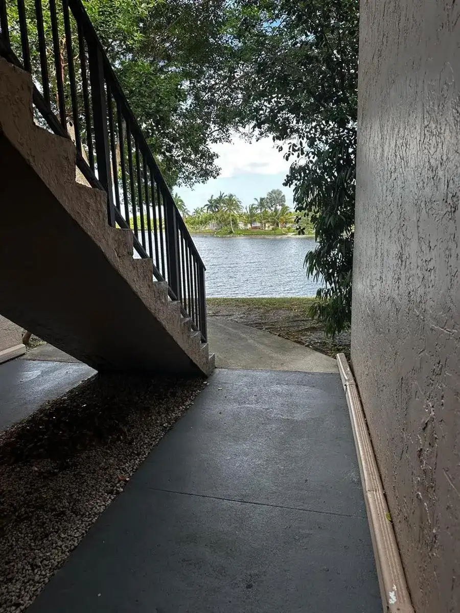 2121 NW 96TH Terrace # 14M, Pembroke Pines FL 33024 photo 2