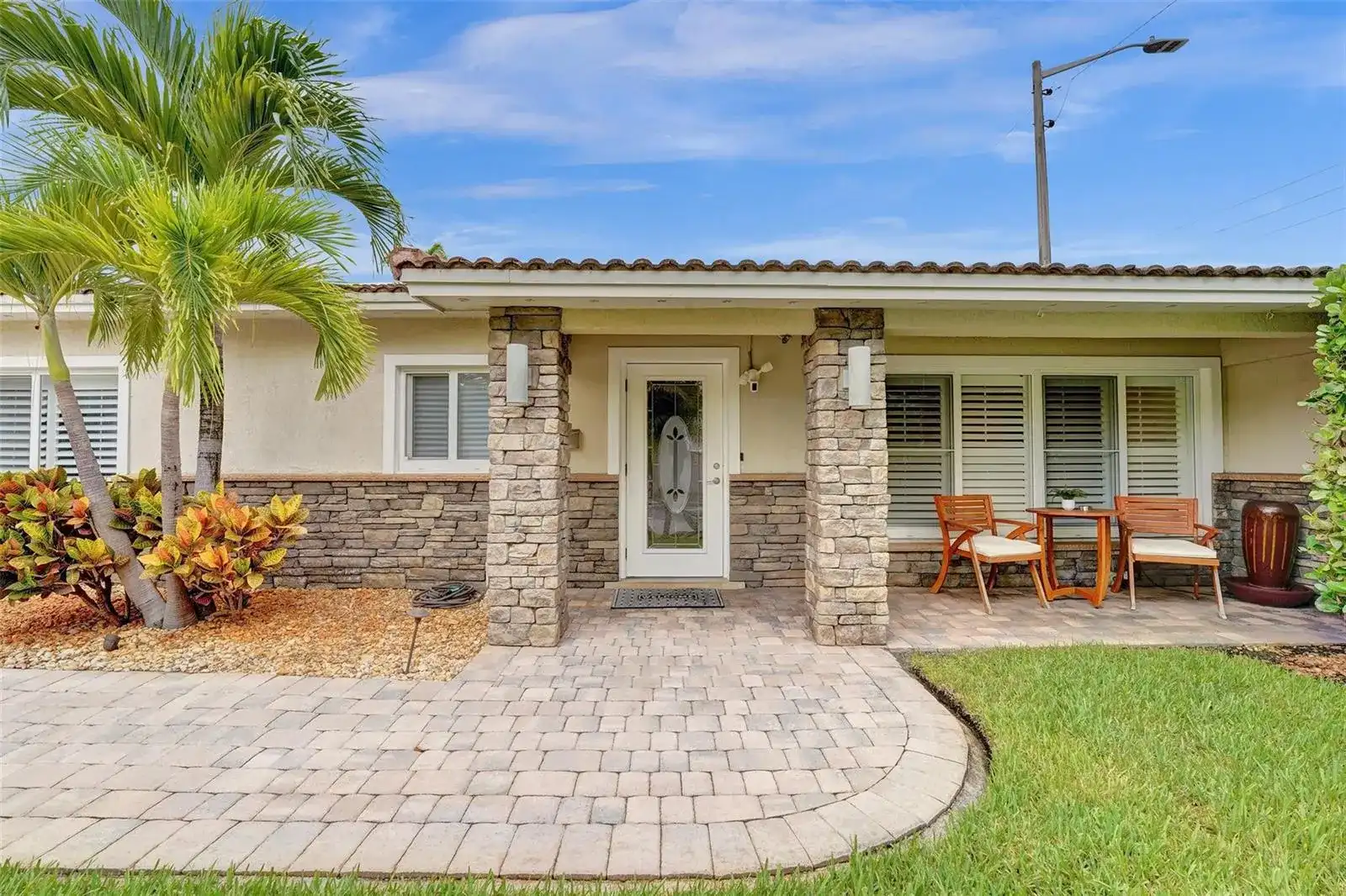 1245 NE 17TH Way, Fort Lauderdale FL 33304