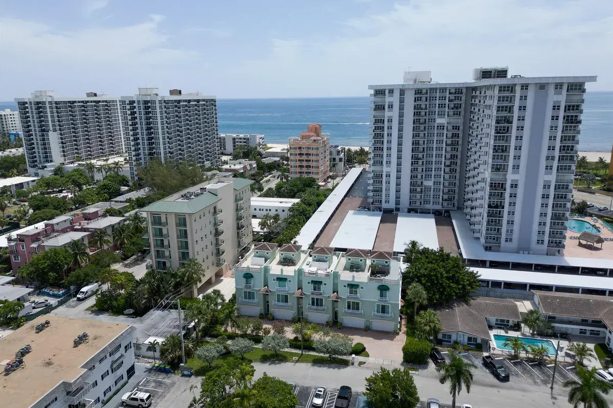 430 SUNSET Drive, Pompano Beach FL 33062