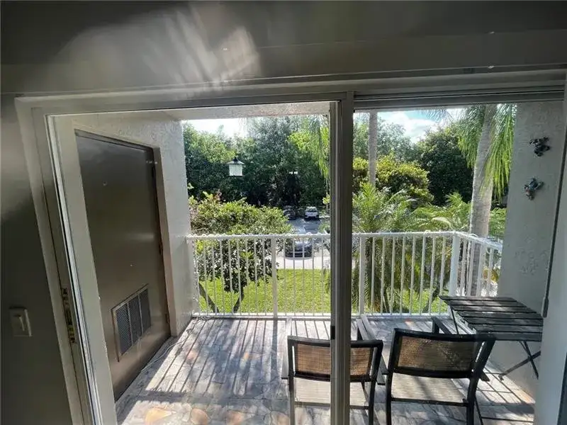 5051 WILES Road # 207, Coconut Creek FL 33073 photo 4