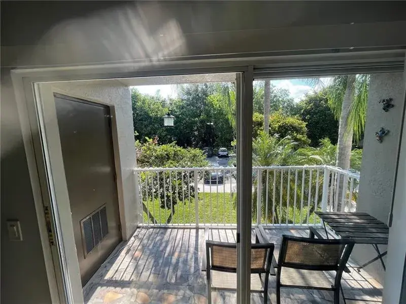 5051 WILES Road # 207, Coconut Creek FL 33073 photo 4
