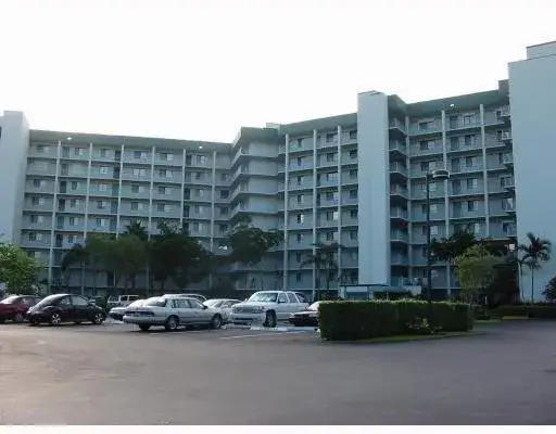 2334 S Cypress Bend Drive # 802, Pompano Beach FL 33069