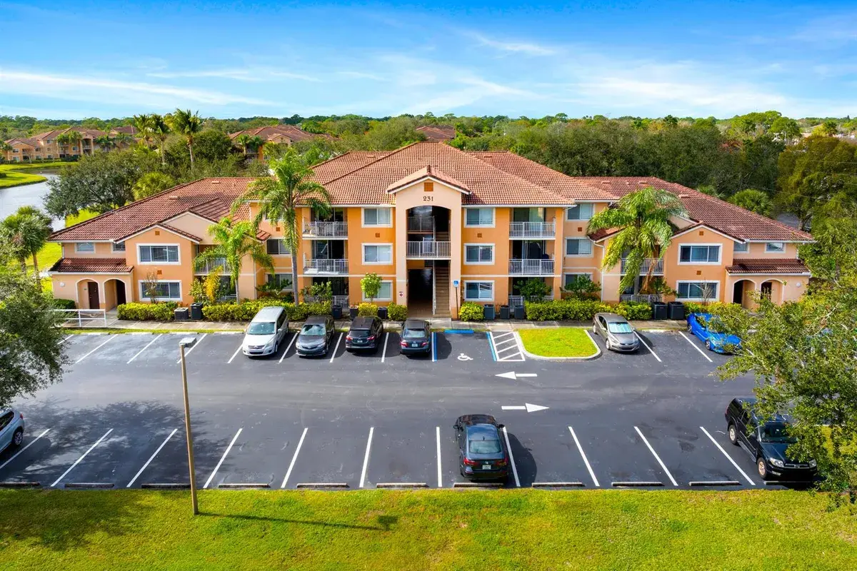 231 SW PALM Drive # 101, Port St. Lucie FL 34986