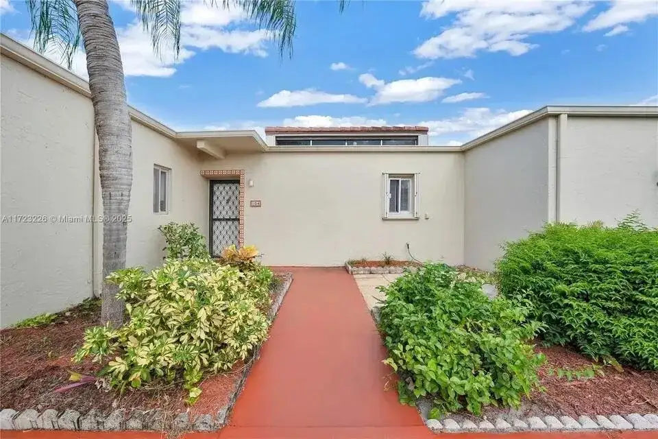 2532 Boundbrook Drive S # 104, Palm Springs FL 33406 photo 2