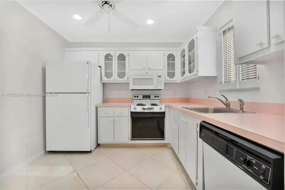 2532 Boundbrook Drive S # 104, Palm Springs FL 33406 photo 4