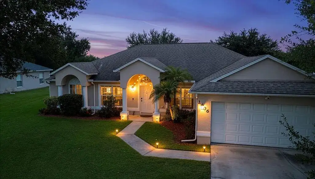 2606 Serenity Circle N, Fort Pierce FL 34981 photo 2