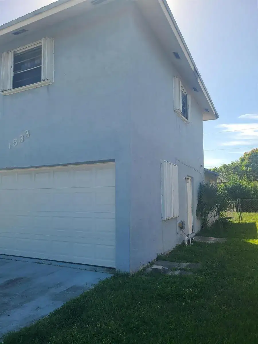 1533 6TH Street, West Palm Beach FL 33401 photo 2
