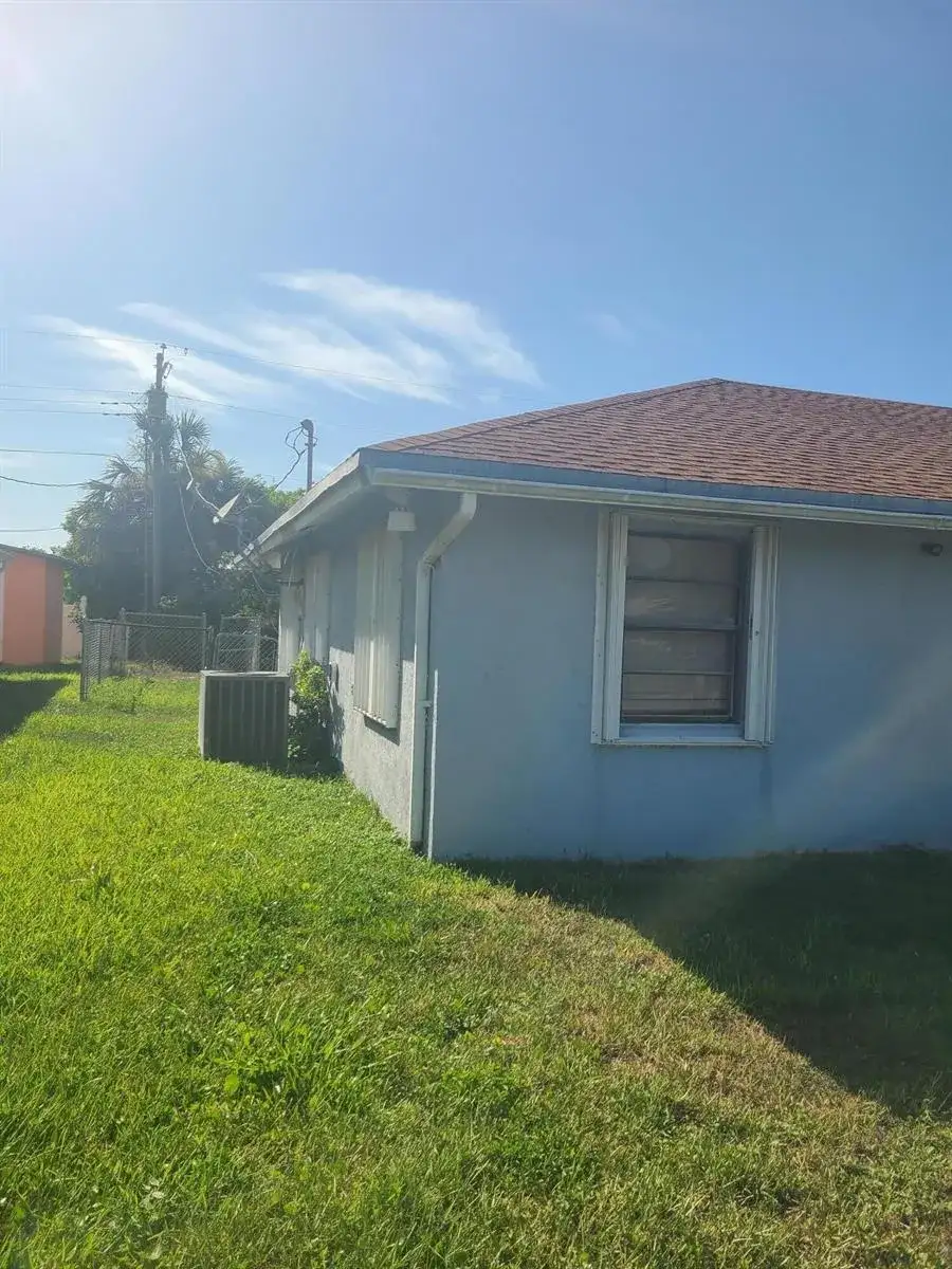 1533 6TH Street, West Palm Beach FL 33401 photo 3