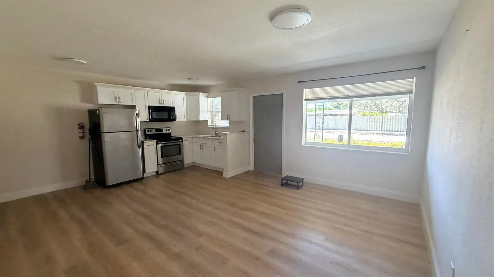 800 MOFFETT Street # 3, Hallandale Beach FL 33009 photo 2