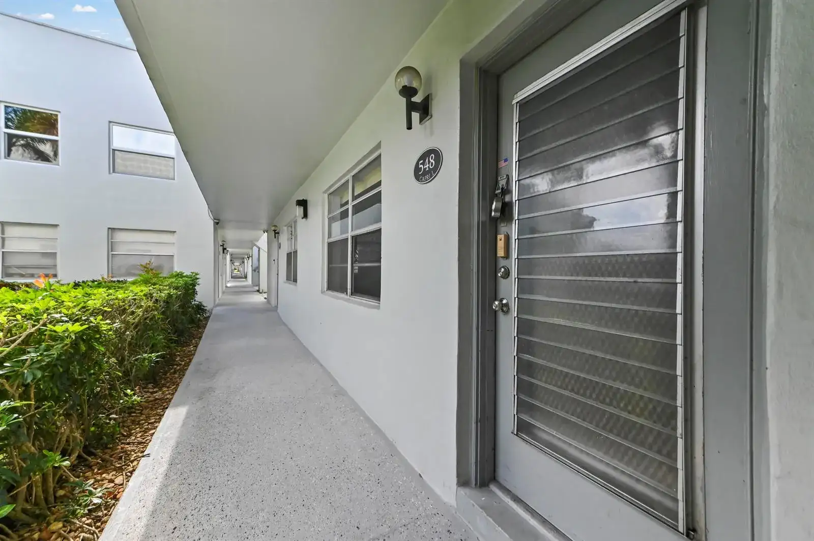 548 Capri L, Delray Beach FL 33484 photo 2