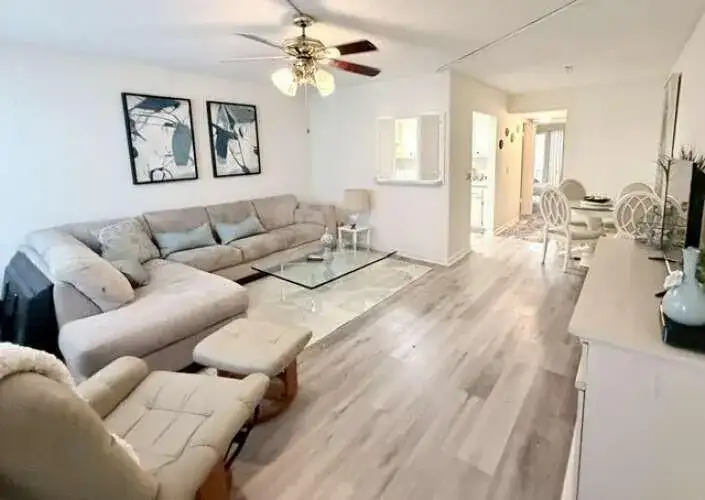 54 UPMINSTER C, Deerfield Beach FL 33442 photo 2