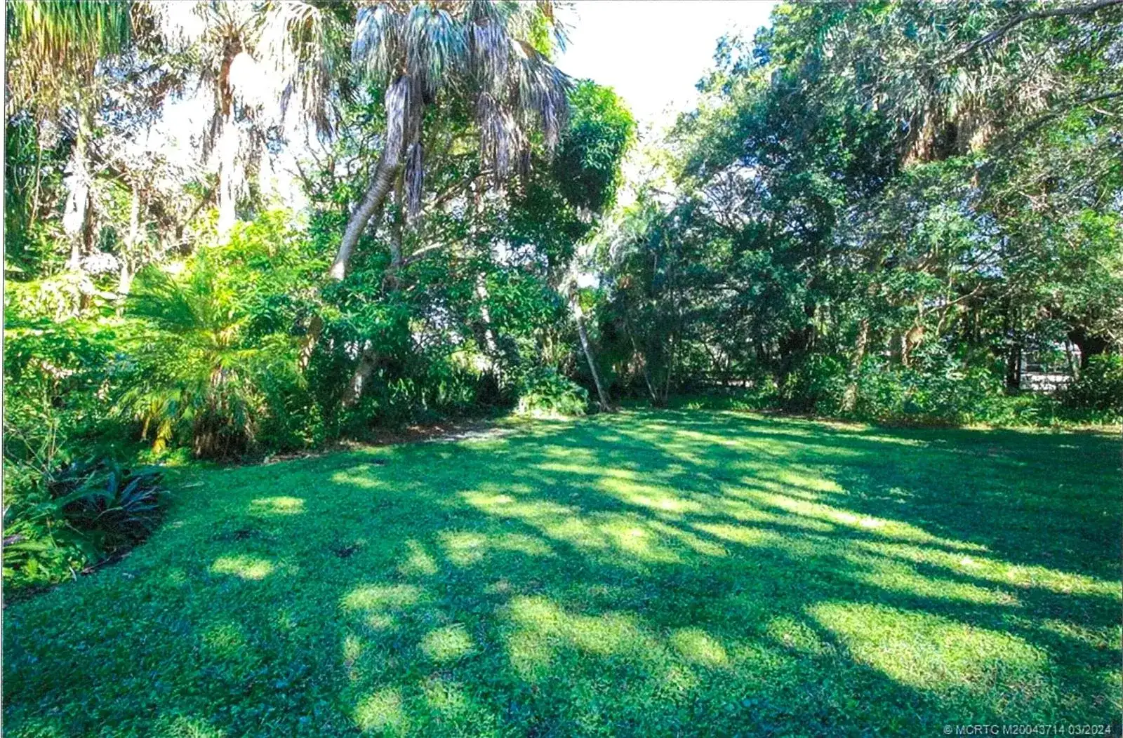 22 N Via Lucindia, Sewalls Point FL 34996 photo 2