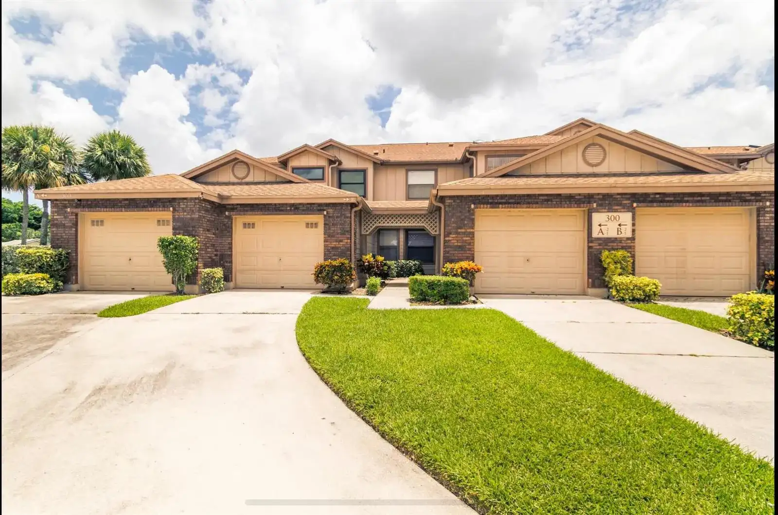 300 CROSSWINDS Drive # B1, FL 33413 photo 2