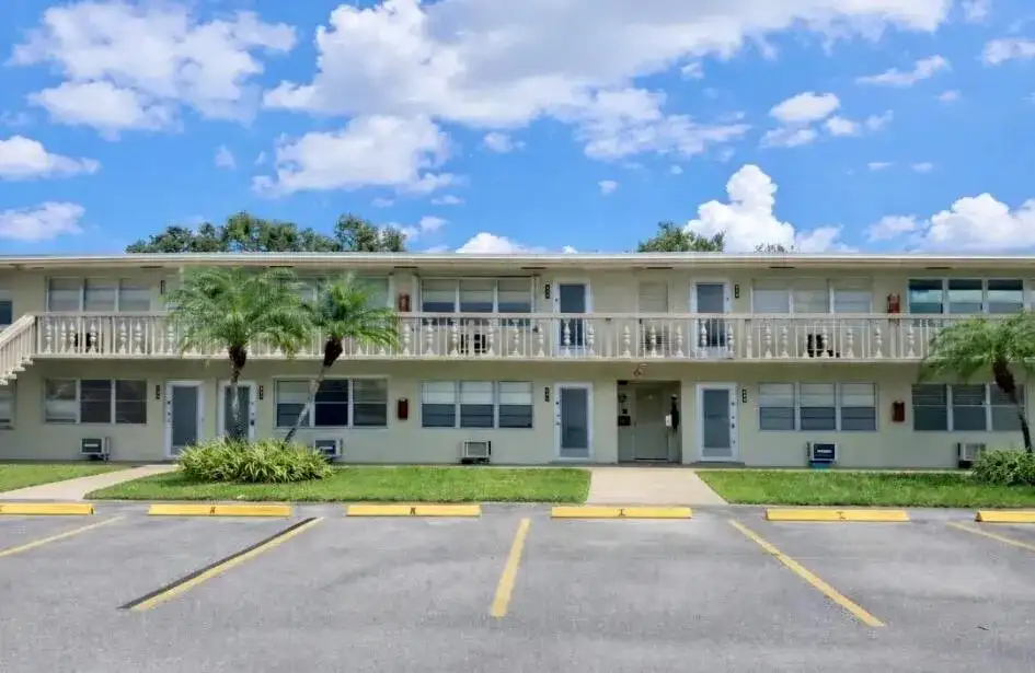155 SUSSEX H, West Palm Beach FL 33417 photo 3