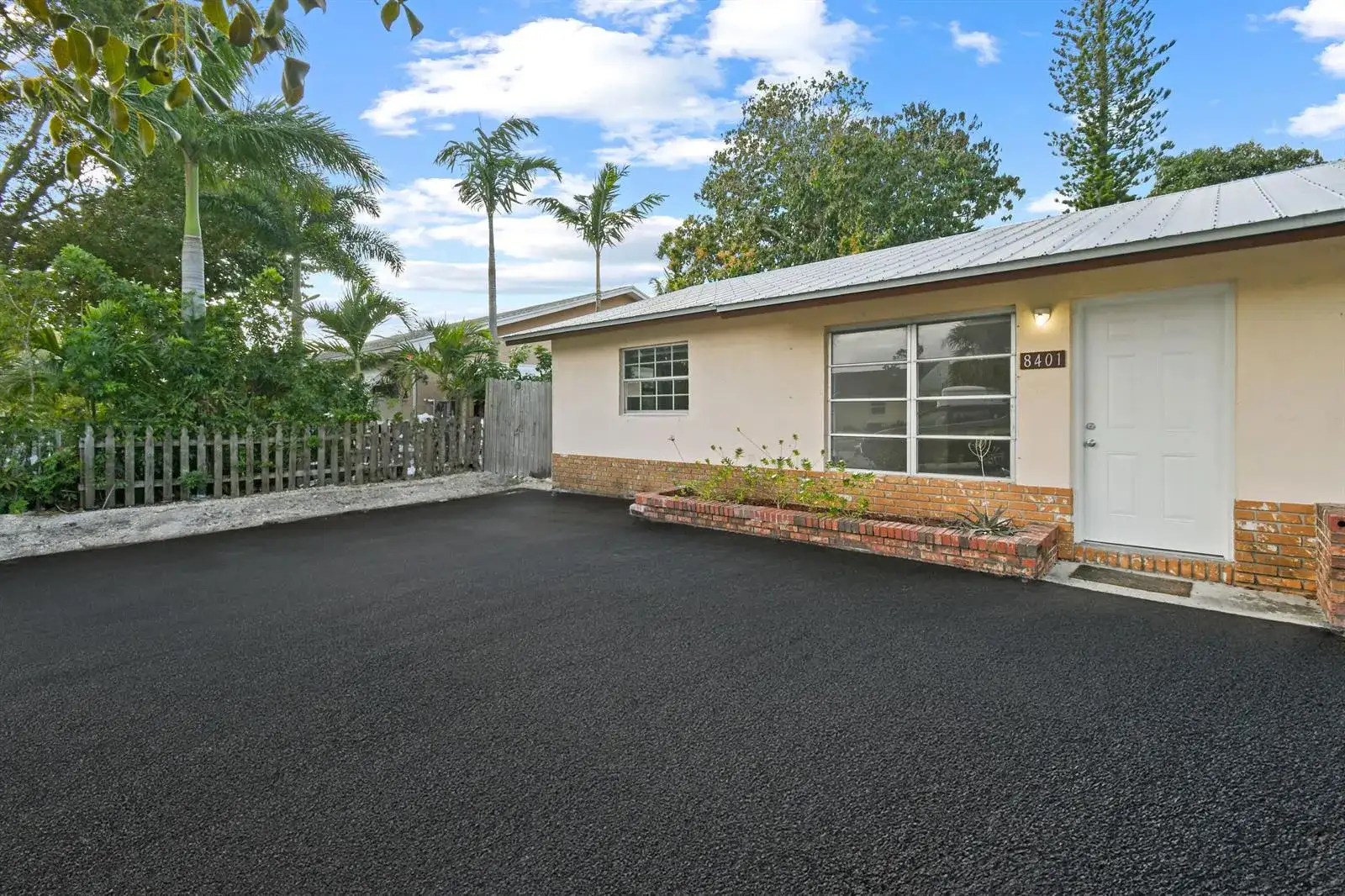 8401 SE Sunset Street, Hobe Sound FL 33455 photo 2