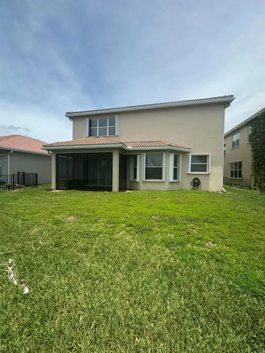 10310 Carolina Willow Drive, Fort Myers FL 33913 photo 2